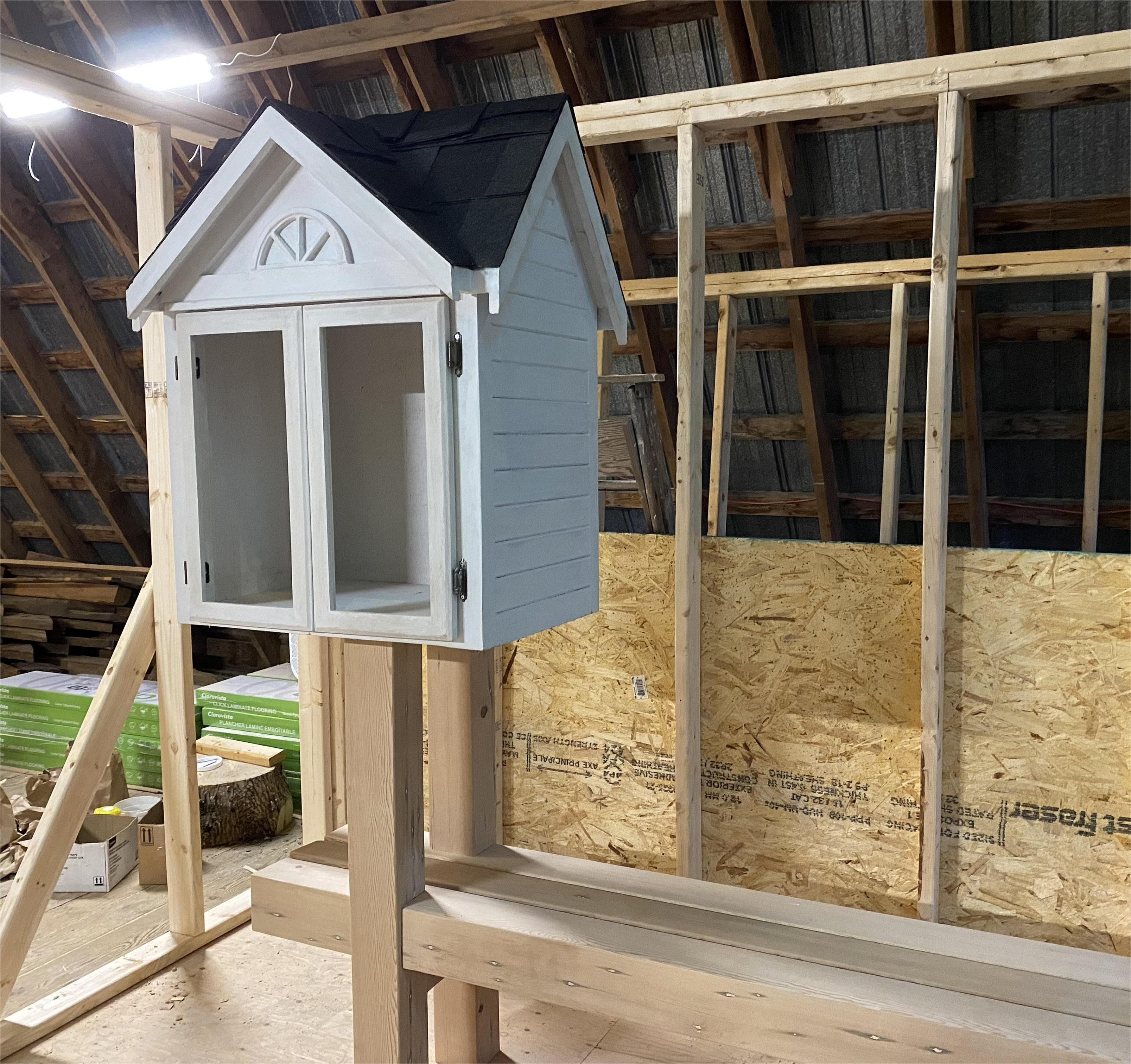 Mini Free Community Library — Thumbnail 3